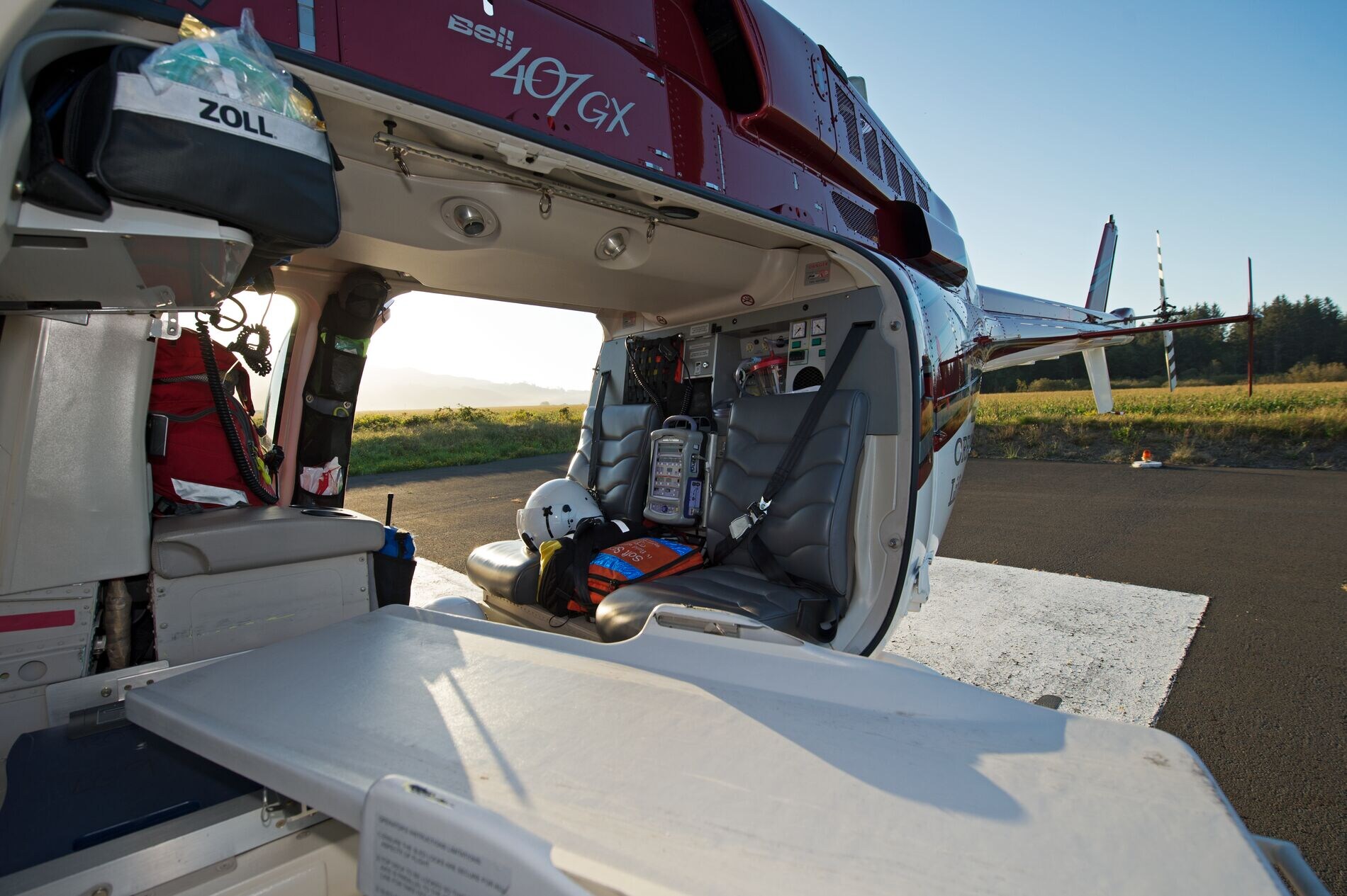 407GX海军训练机示范人员