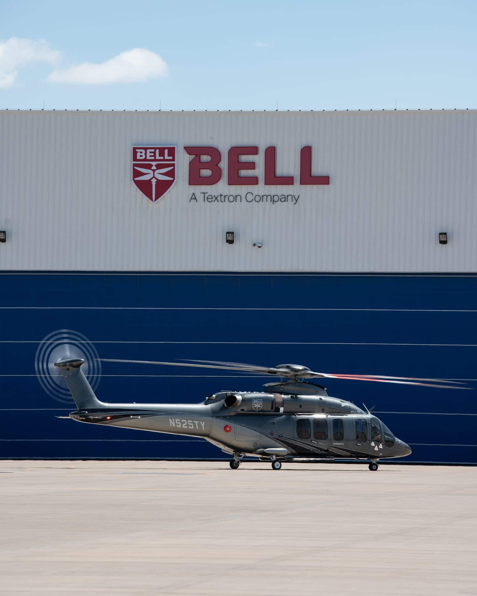 Bell 525在贝尔基地降落